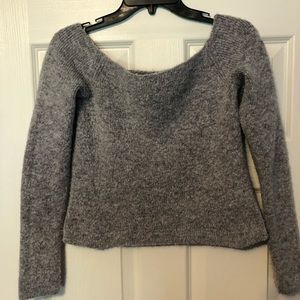 Gray long sleeve crop top